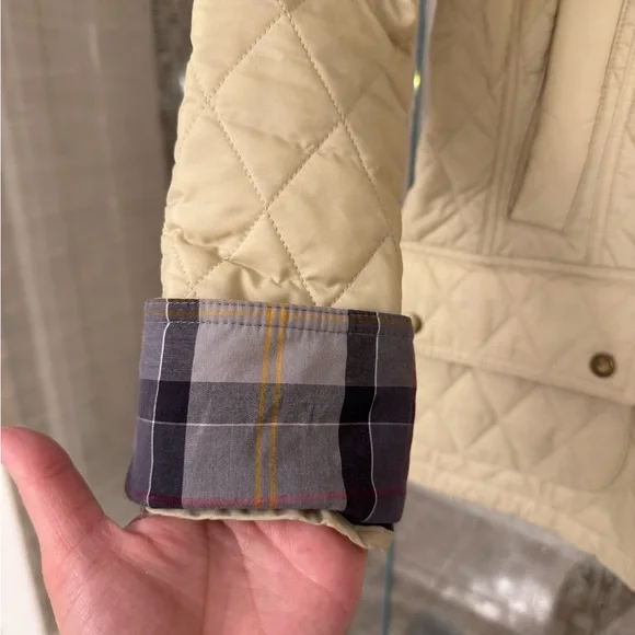Barbour Beadnell Summer Quilted Jacket, US4 - Picture 6 of 9